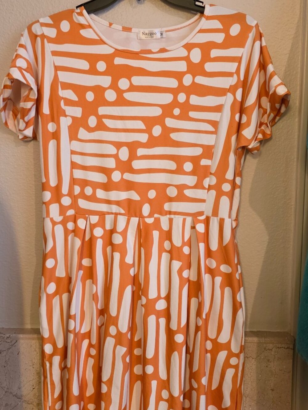 Butter soft summer dress with pockets, like new condition, size M
